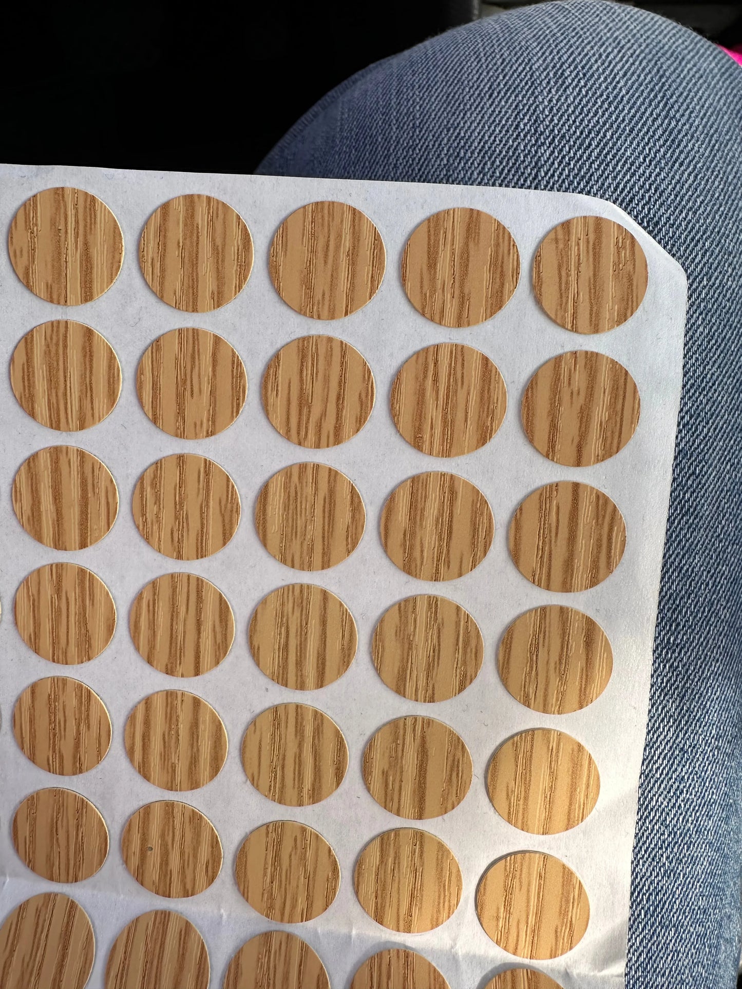 Cache vis autocollant pour meuble 192 stickers - SQES