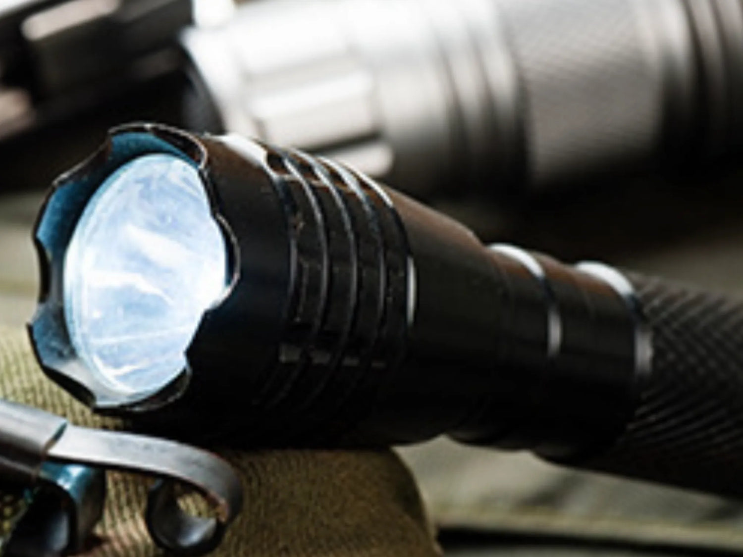 Piles, lampes torches et baladeuses - SQES