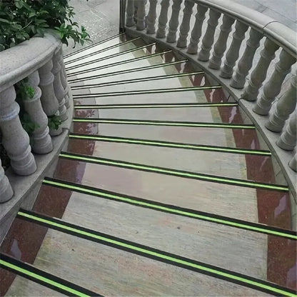 BOSS TAPE Ruban antidérapant adhésif Noir au sol pour escaliers avec bande réfléchissante vert fluorescent - SQES