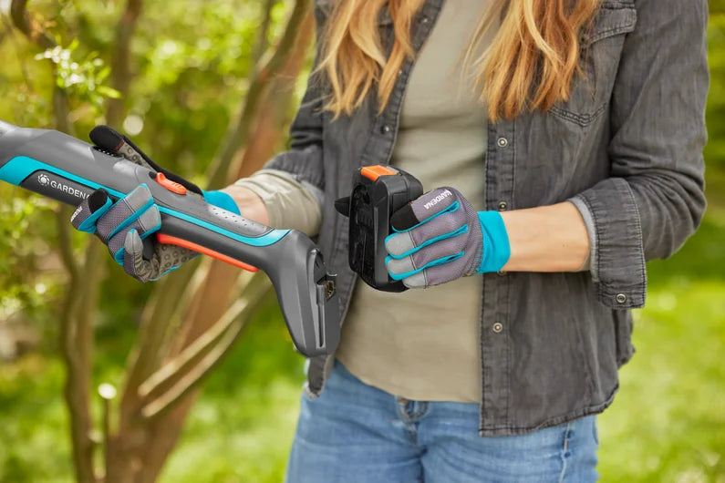 Sécateur sans fil GARDENA EasyCut 110/18V P4A - Télescopique jusqu'à 2,5m