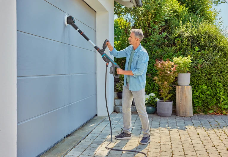 Nettoyeur de Terrasse GARDENA AquaBrush 18V P4A - Sans Fil - Batterie 2,5Ah