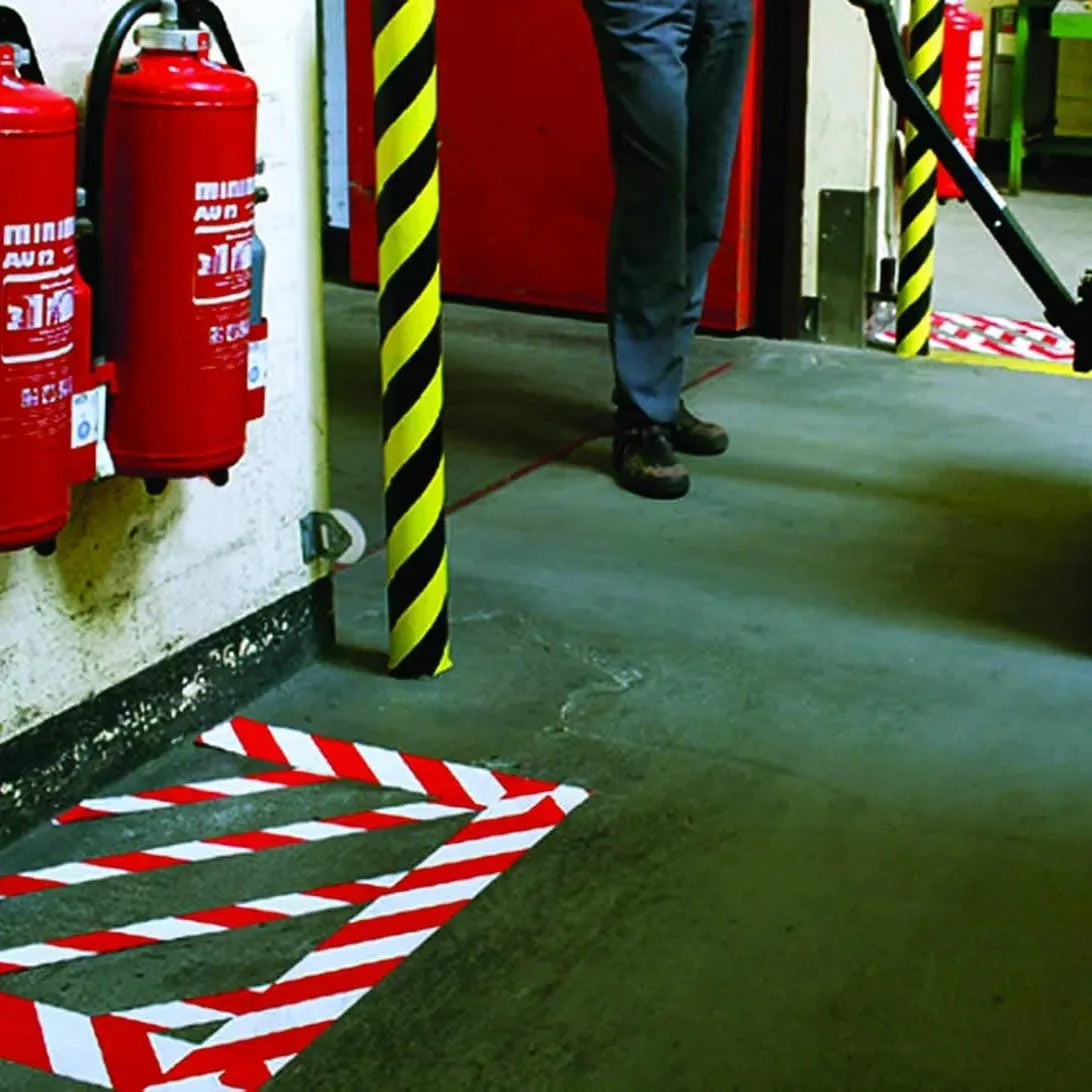Ruban marquage sol rouge et blanc Boss Tape 48mm x 25m – signalisation zones dangereuses, entrepôts et usines
